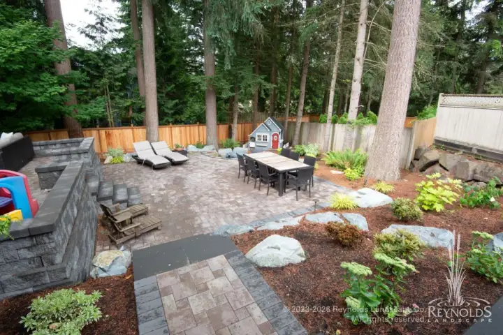 rl web portfolio vanh backyard2