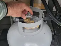 turning propane tank off