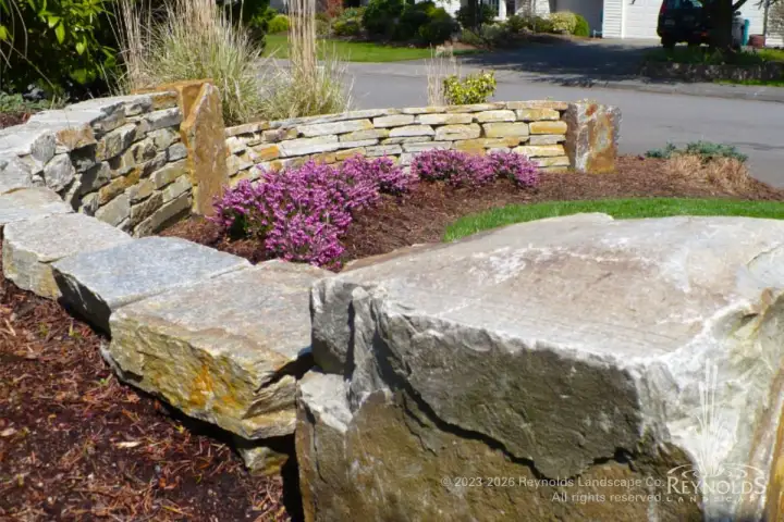 rl web portfolio wall horm drystack curved w basalt pillars23